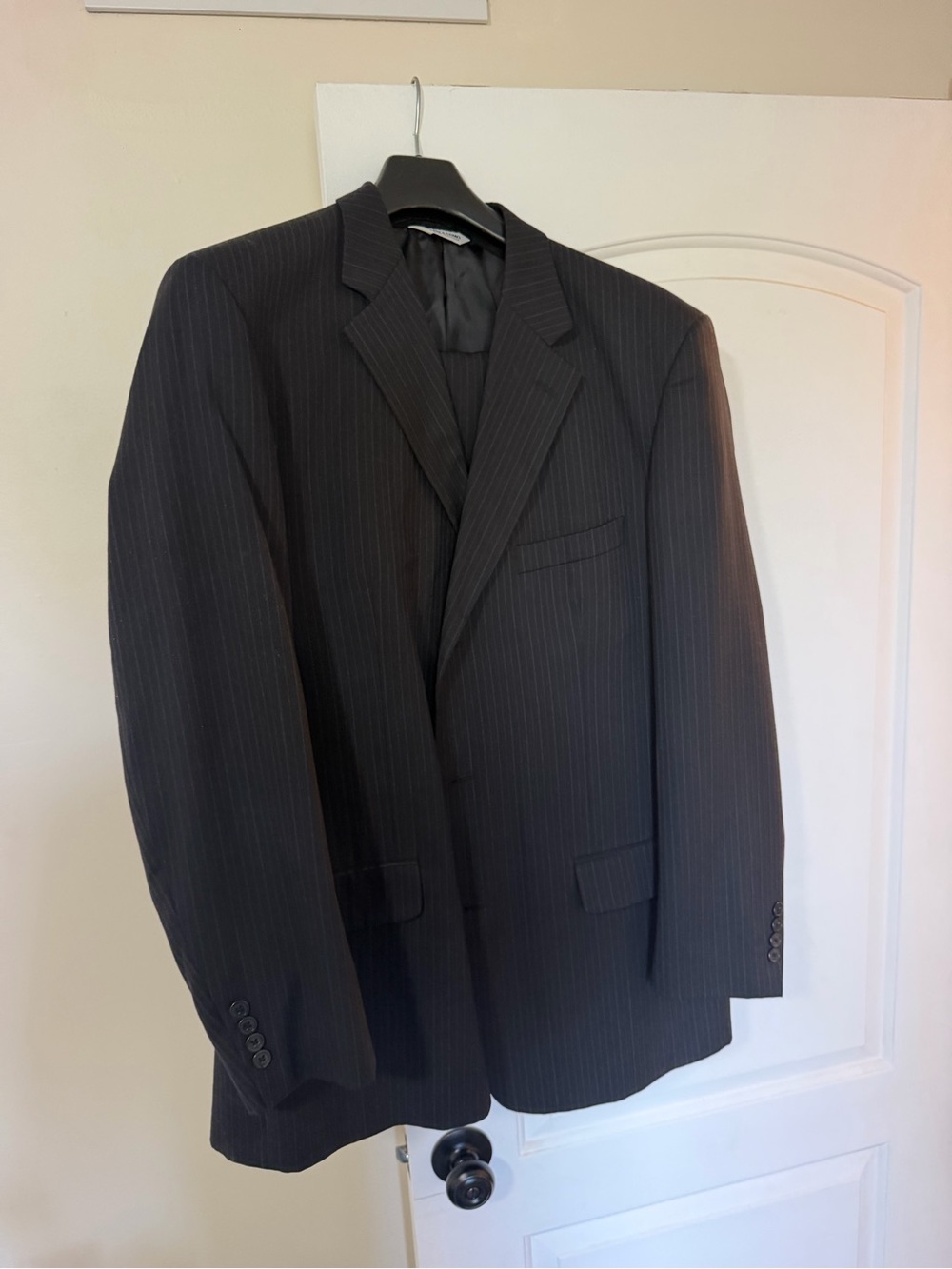 Classic Men's Black Pinstripe Suit Jacket - Tailored Single-Breasted Blazer